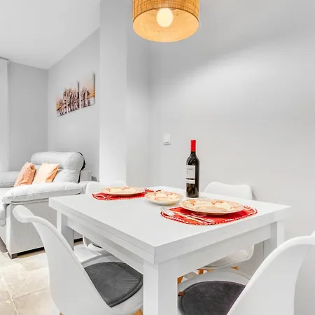 Lovely & Modern Flat In Heart Of Castellon شقة كاستيون ذي لا بلاند